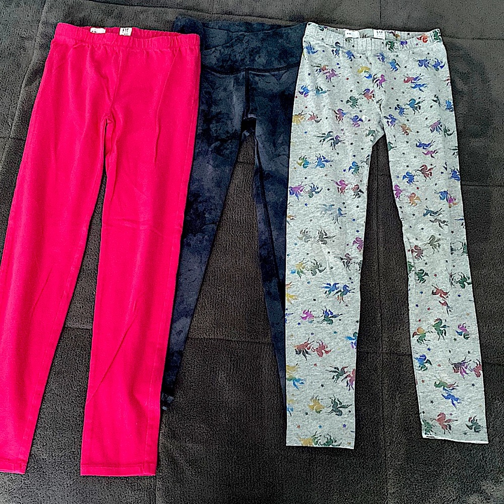 3 pairs of girls leggings.